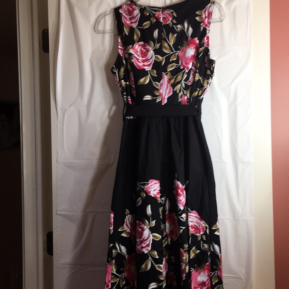 Mixinni Dress - Picture 5 of 6